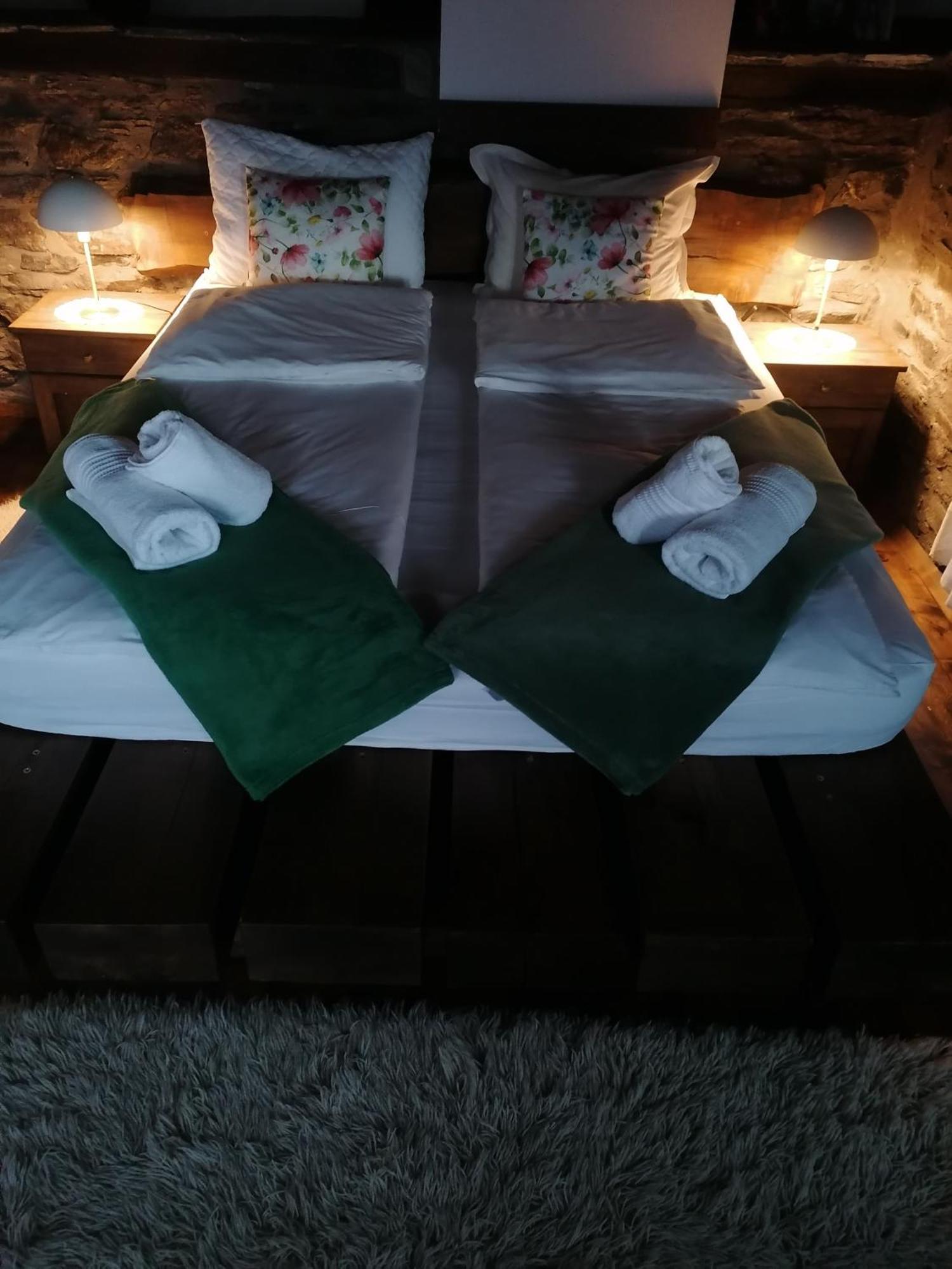 Yancheva Guest House Delchevo エクステリア 写真