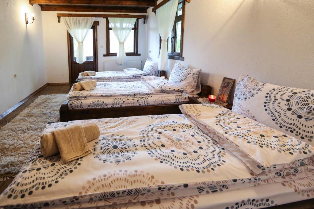 Yancheva Guest House Delchevo エクステリア 写真